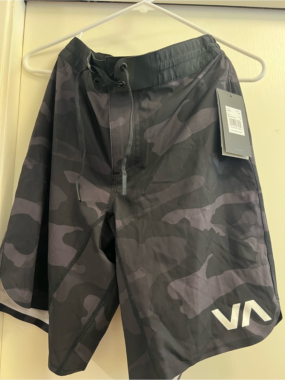 RVCA Men's Black & Dark Gray Camo Board Shorts